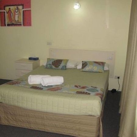 مولولابا Twin Pines Motel المظهر الخارجي الصورة