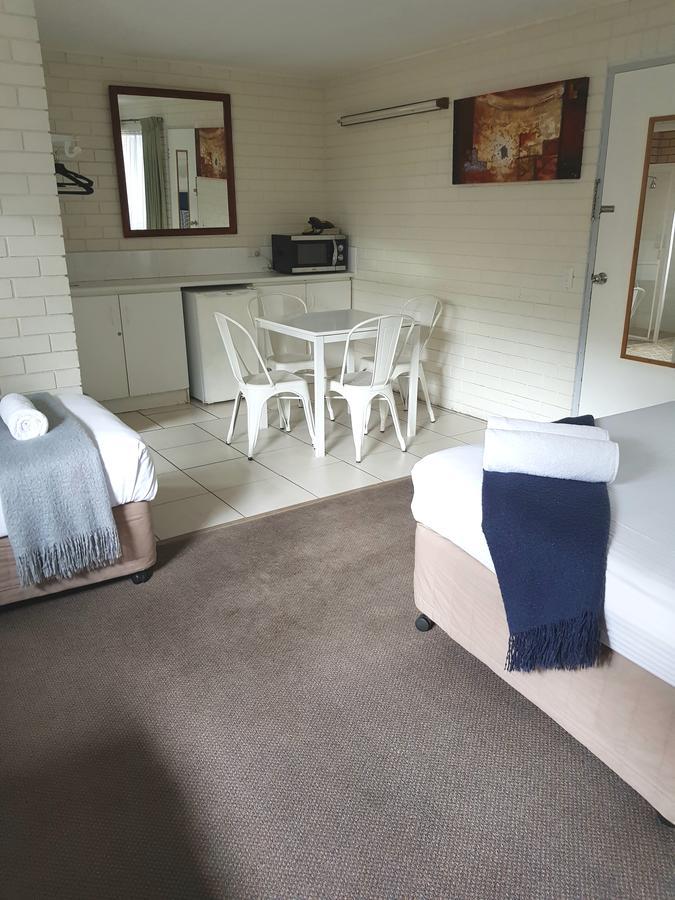 مولولابا Twin Pines Motel المظهر الخارجي الصورة